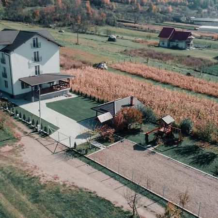 ホテル Casa Dumitru Ceraşul エクステリア 写真